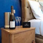 Maison Du Roi Отель типа 