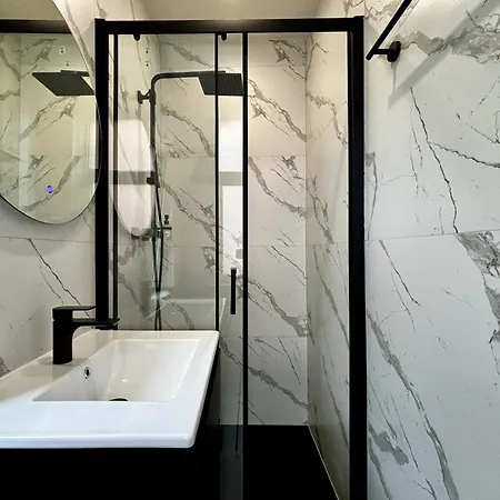Maison Du Roi Oda ve Kahvaltı 5*