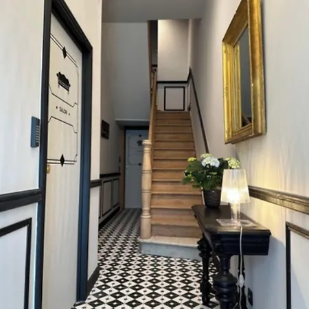 Oda ve Kahvaltı Maison Du Roi 5*