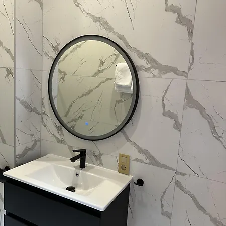 Maison Du Roi Oda ve Kahvaltı 5*