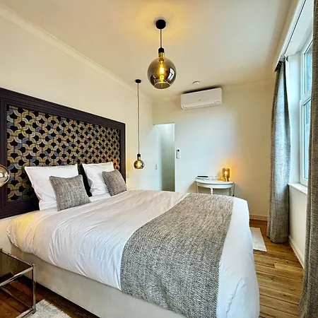 Nocleg ze śniadaniem Maison Du Roi 5*